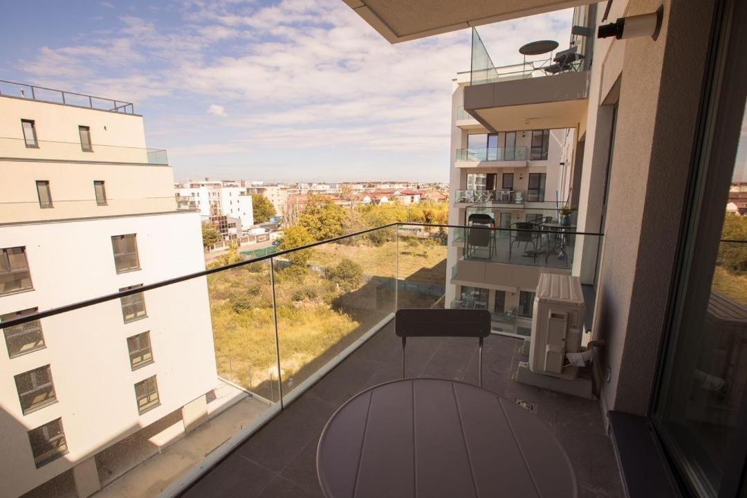 Escapism - Premium 1Br Apartment With Parking 布加勒斯特 外观 照片