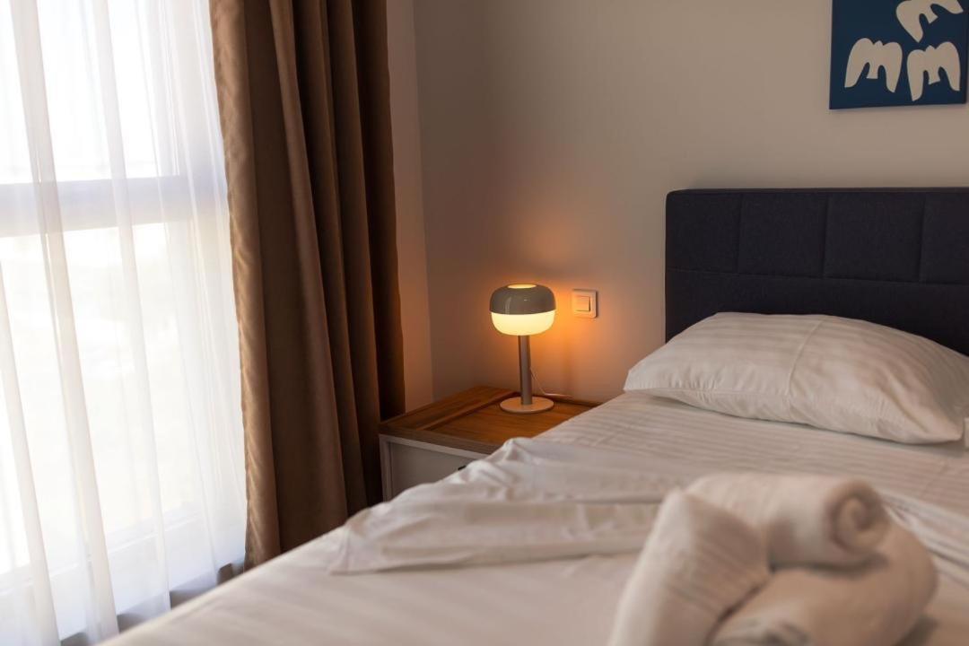 Escapism - Premium 1Br Apartment With Parking 布加勒斯特 外观 照片