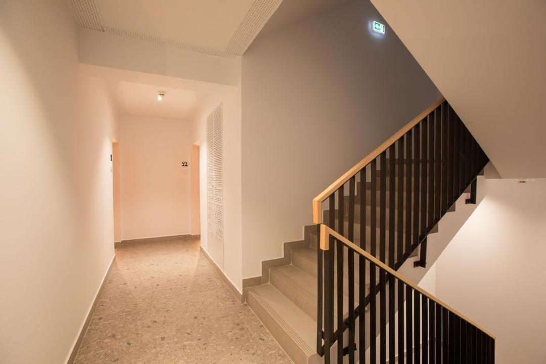 Escapism - Premium 1Br Apartment With Parking 布加勒斯特 外观 照片