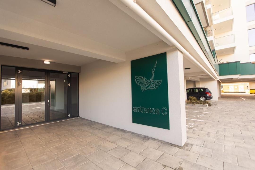 Escapism - Premium 1Br Apartment With Parking 布加勒斯特 外观 照片