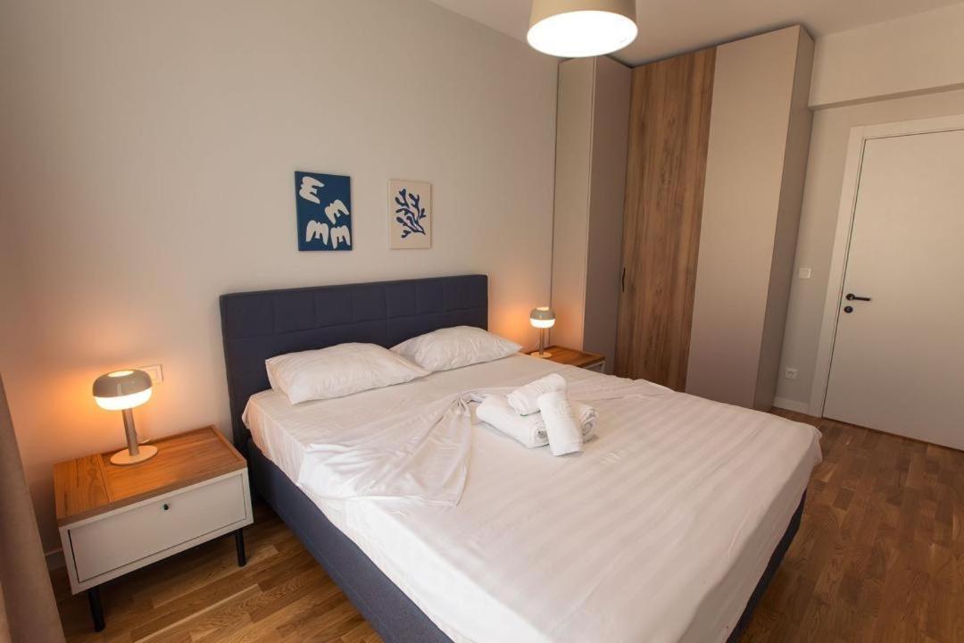 Escapism - Premium 1Br Apartment With Parking 布加勒斯特 外观 照片