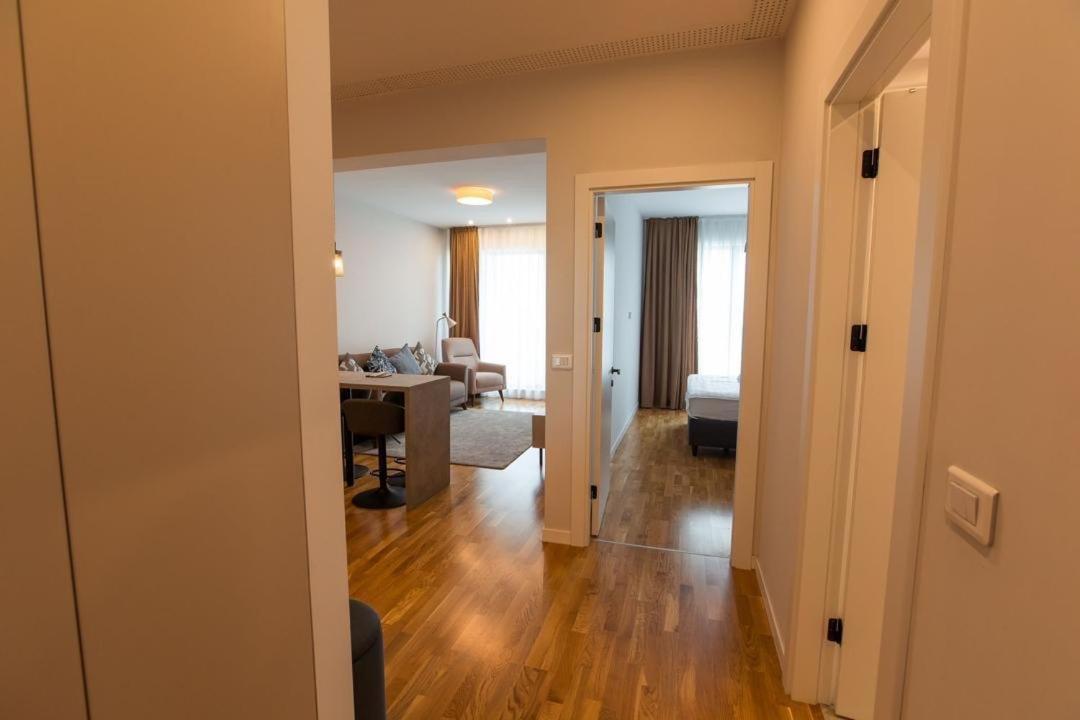 Escapism - Premium 1Br Apartment With Parking 布加勒斯特 外观 照片