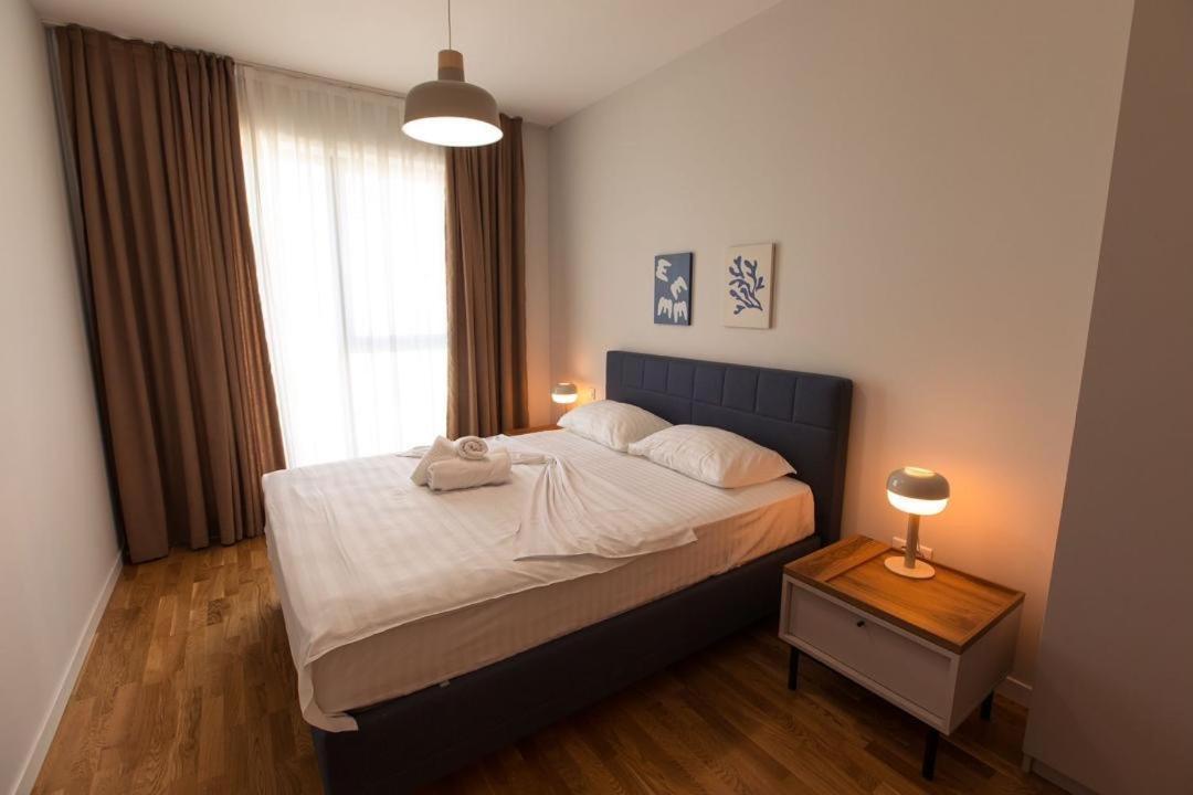 Escapism - Premium 1Br Apartment With Parking 布加勒斯特 外观 照片