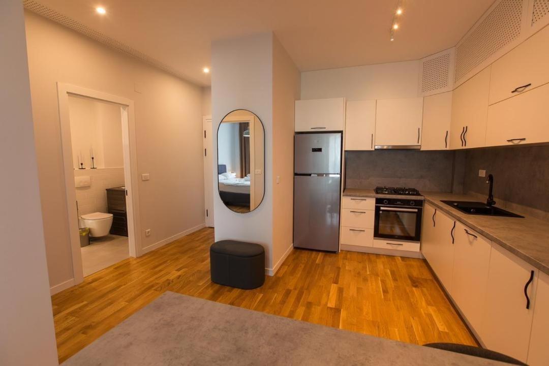 Escapism - Premium 1Br Apartment With Parking 布加勒斯特 外观 照片